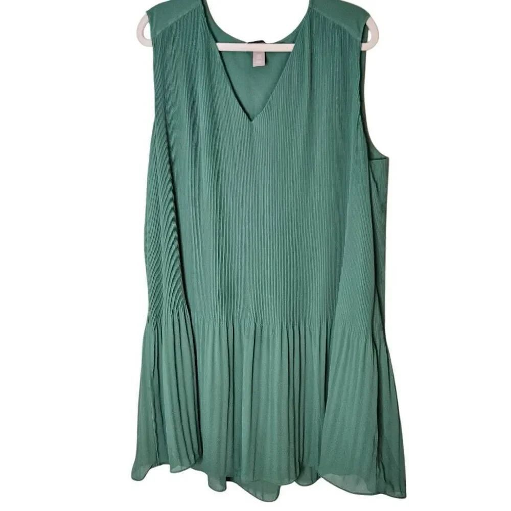 Green sleeveless relaxed fit midi dress. XL